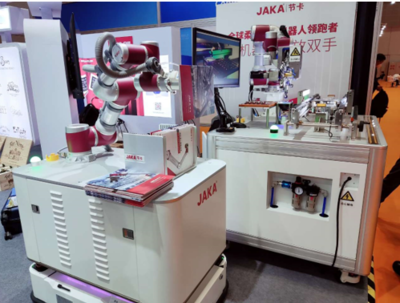 節卡機器人閃耀進博會 國家級“小巨人”以人機協作賦能柔性智造與移動應用新篇章